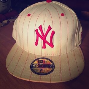 NY Yankee Fitted Hat 7 1/4